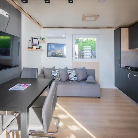 Appartement Luxury Mobile Zuzu Klenovica