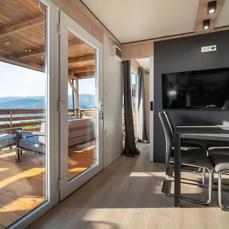 Luxury Mobile Zuzu Apartment